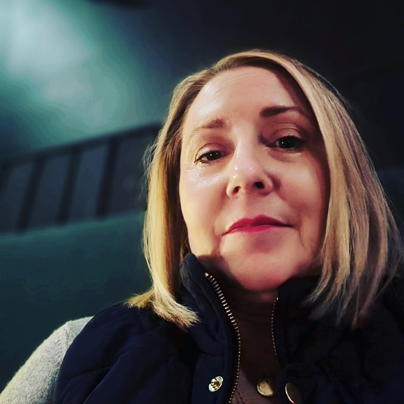 Meet your Posher, Pamela - Picture 2 of 2